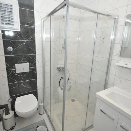 דירה Novita 6 *